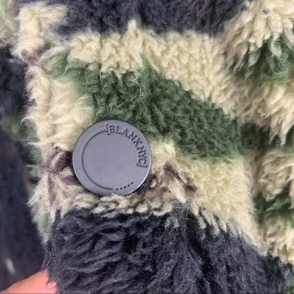 Blank NYC Faux Sherpa Teddy Camo jacket Size Small - Picture 6 of 10